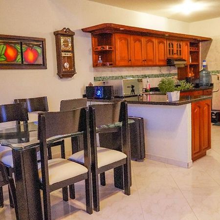 Casa Pastora Coworking Bed and Breakfast Guatapé Exterior foto