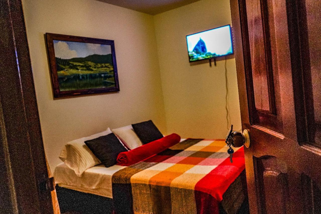 Casa Pastora Coworking Bed and Breakfast Guatapé Exterior foto